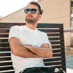 معرفی 10 مورد از بهترین مارک عینک آفتابی مردانه